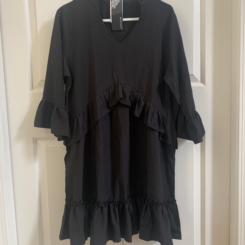 Cute ruffle tier black short dress NWT
